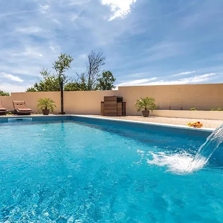 Σπίτι διακοπών Cozy In Pula With Outdoor Swimming Pool Šišan