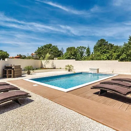 Σπίτι διακοπών Cozy In Pula With Outdoor Swimming Pool *