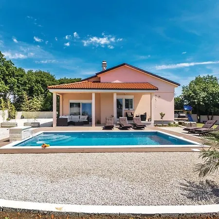 Cozy In Pula With Outdoor Swimming Pool Σπίτι διακοπών *