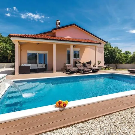 Cozy In Pula With Outdoor Swimming Pool Σπίτι διακοπών