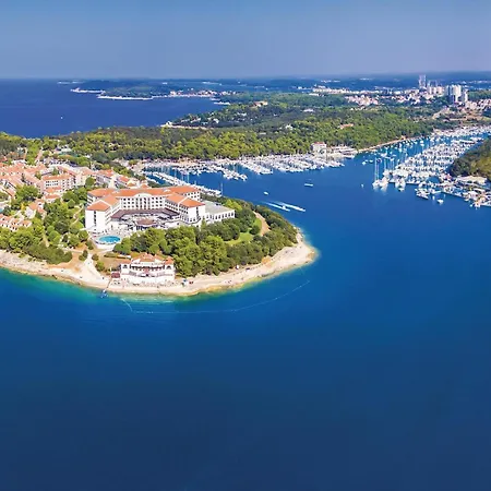 Cozy In Pula With Outdoor Swimming Pool