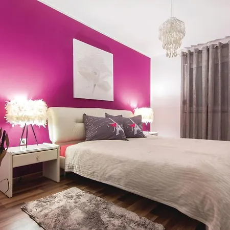 Cozy Home In Pula With Outdoor Swimming Pool * Sisan