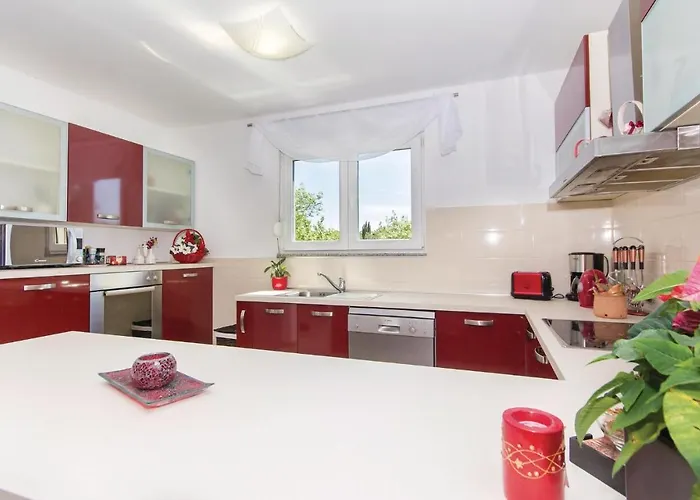 펜션 3 Bedroom Pet Friendly In Pula *