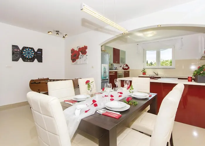 3 Bedroom Pet Friendly In Pula * 풀라