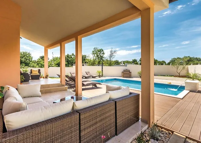 3 Bedroom Pet Friendly In Pula 풀라