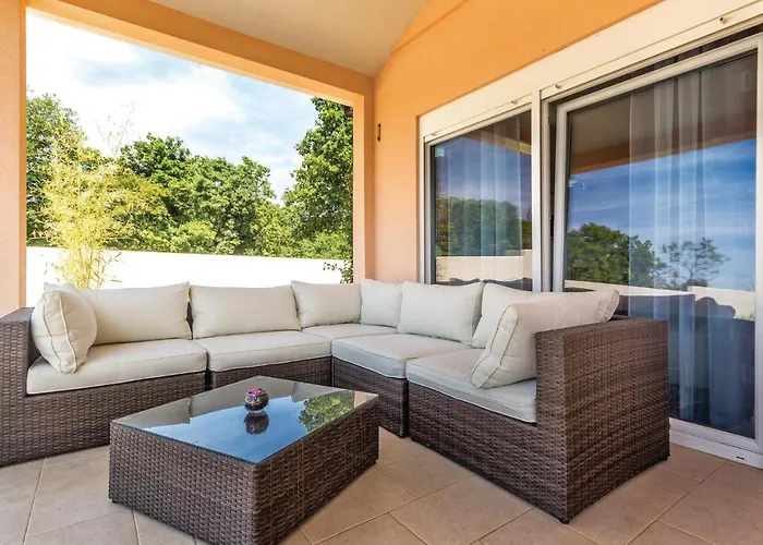 3 Bedroom Pet Friendly In Pula 펜션