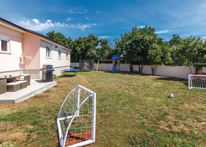 3 Bedroom Pet Friendly In Pula * 풀라