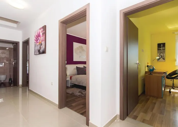 3 Bedroom Pet Friendly In Pula