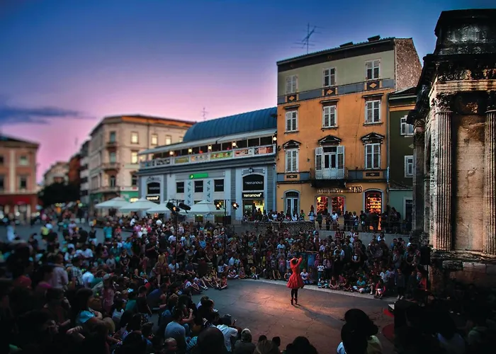 펜션 3 Bedroom Pet Friendly In Pula