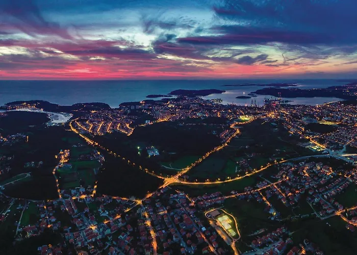 3 Bedroom Pet Friendly In Pula 펜션 풀라