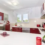 Feriehus 3 Bedroom Pet Friendly In *
